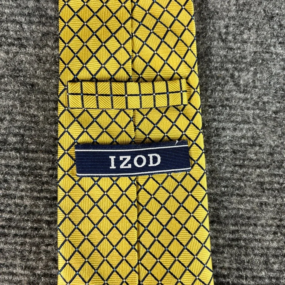 Izod necktie crafted
